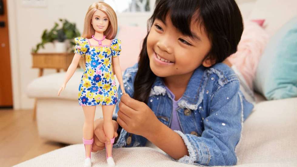 A Barbie com síndrome de Down faz parte de uma linha de bonecas criada a pensar na inclusão