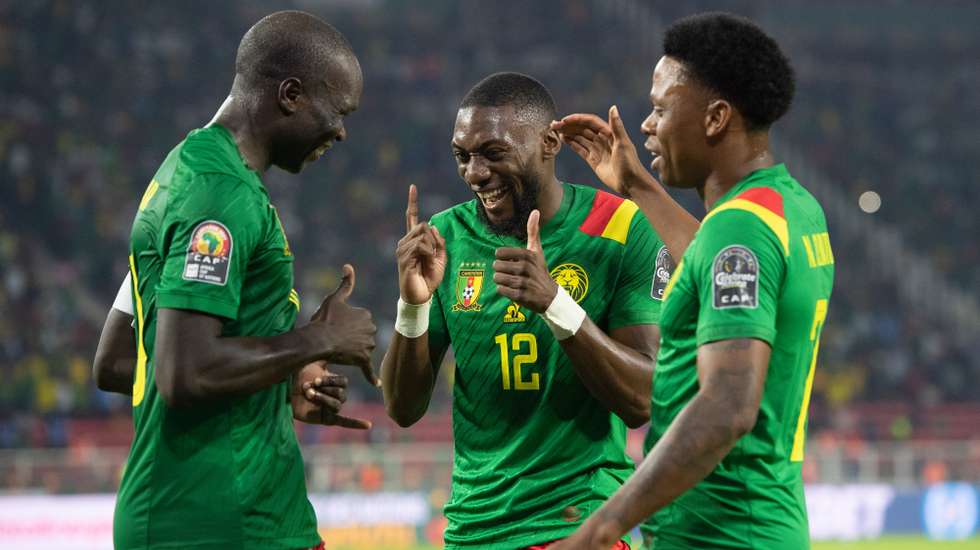 Aboubakar ameaçou duas vezes na primeira parte, Ekambi marcou dois golos no segundo tempo e Camarões continuam em festa na CAN