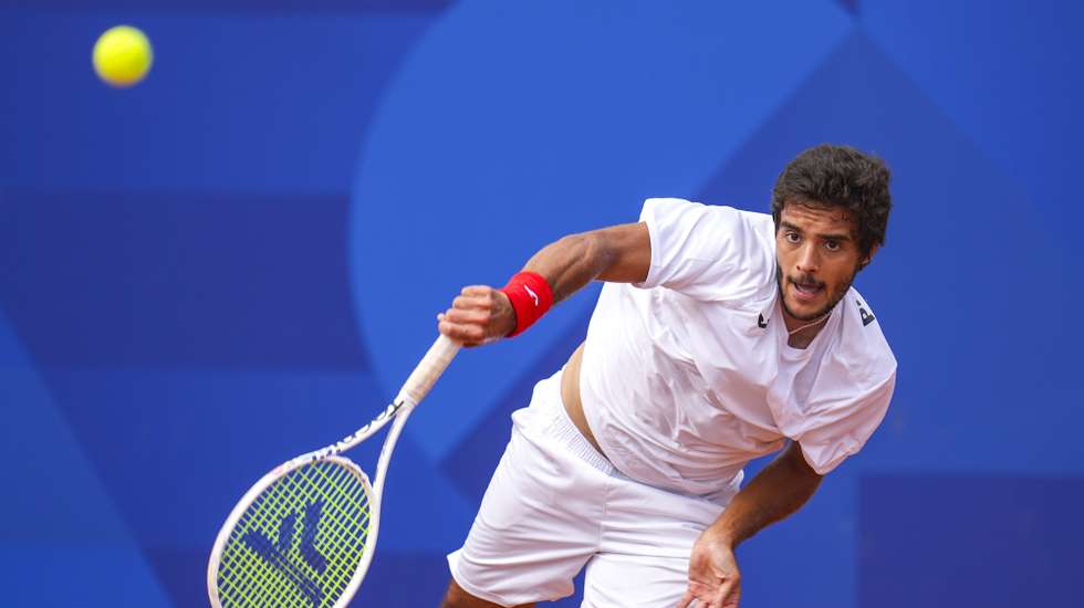 Os tenistas portugueses Francisco Cabral e Nuno Borges, durante a partida dos oitavos de final nos Jogos Olímpicos de Paris 2024 contra os alemães Jan Lennard Struff e Dominik Koepfer, em Paris, França, 30 de julho de 2024. HUGO DELGADO/LUSA