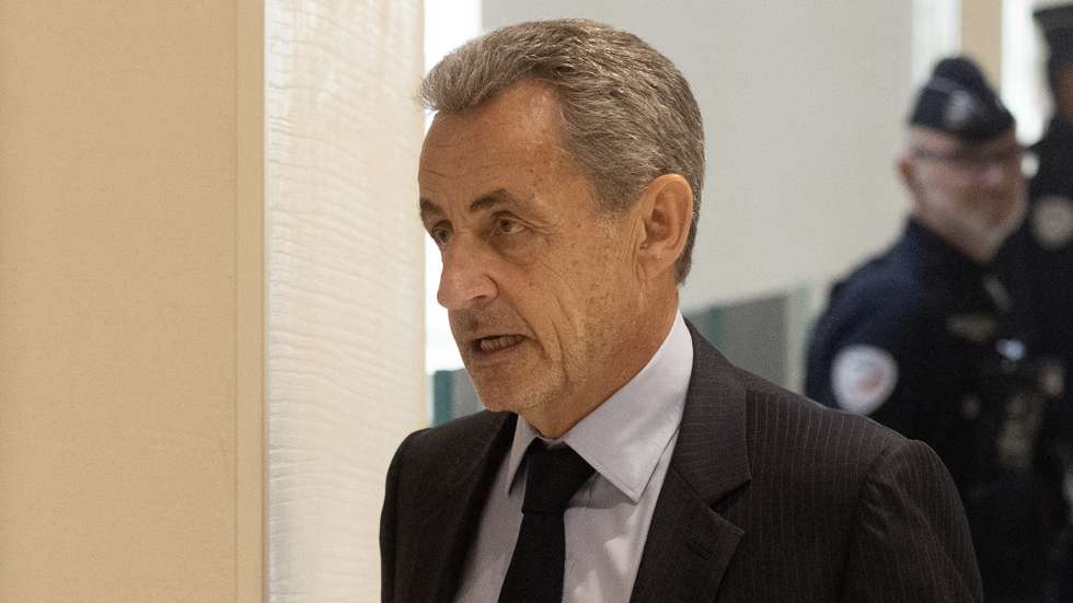 epa11987173 Former French president Nicolas Sarkozy arrives at the courthouse in Paris, France, 25 March 2025. Sarkozy and twelve other people, including three former ministers, stand trial for criminal conspiracy to receive funds for the 2007 presidential campaign from the regime of late Libyan leader Muammar Gaddafi. Nicolas Sarkozy has already been convicted twice, in two separate cases, since he left office in 2012. The trial will last until 10 April.  EPA/YOAN VALAT