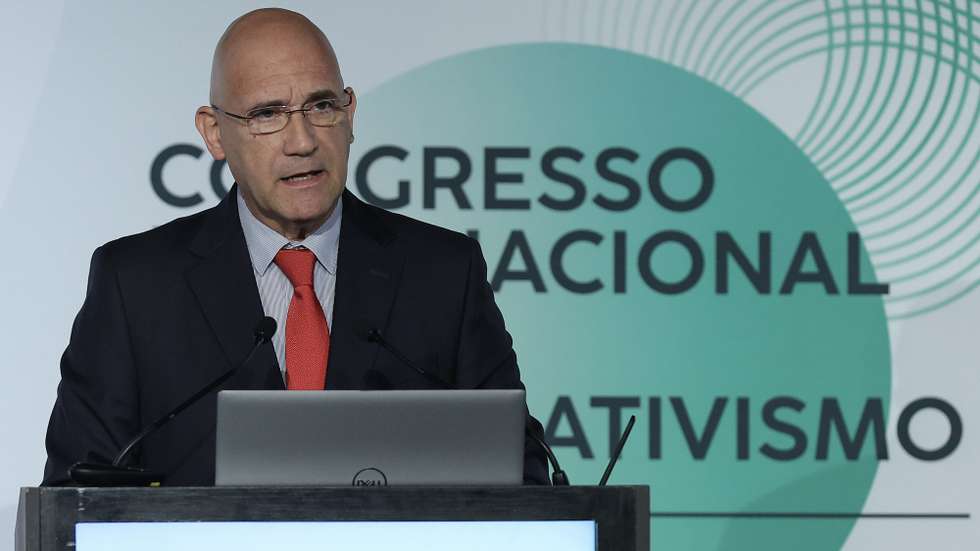 O antigo primeiro-ministro, Pedro Passos Coelho, intervém durante a sessão de encerramento do Congresso Internacional do Cooperativismo – CONFAGRI, em Lisboa, 31 de outubro de 2025. ANTÓNIO COTRIM / LUSA