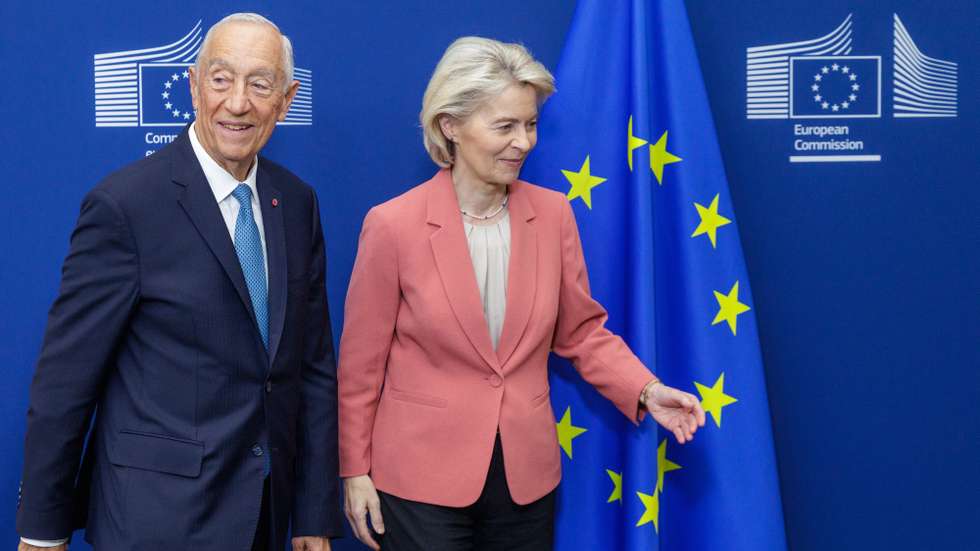 epa12781126 European Commission President Ursula von der Leyen (R) welcomes Portugal’s President Marcelo Rebelo de Sousa during his visit to the European institutions at the European Commission in Brussels, Belgium, 27 February 2026.  EPA/OLIVIER MATTHYS