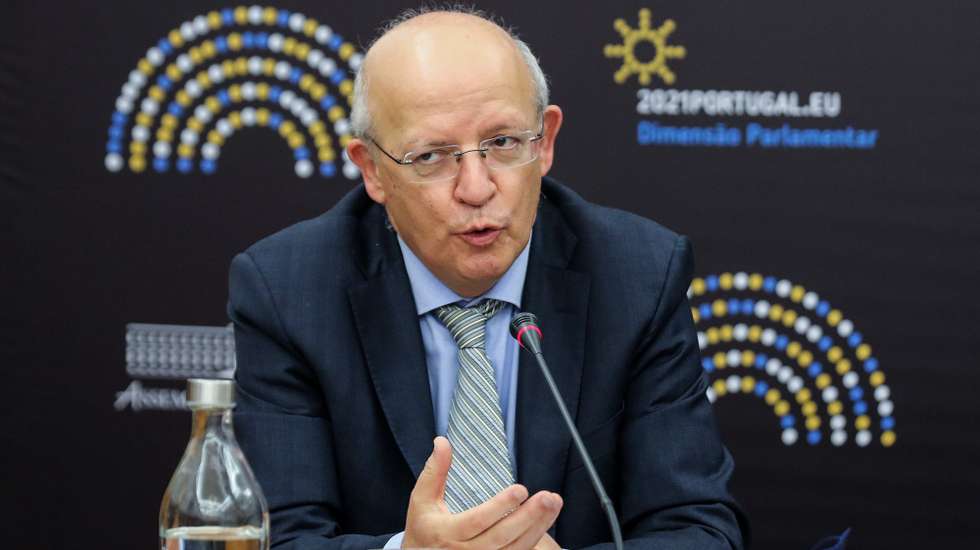 O ministro dos Negócios Estrangeiros, Augusto Santos Silva, durante a audição na Comissão de Negócios Estrangeiros e Comunidades Portuguesas esta tarde na Assembleia da República em Lisboa, 23 de fevereiro de 2021. MIGUEL A. LOPES/LUSA