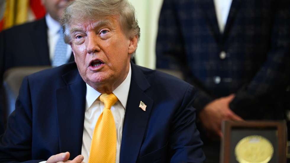 epa13212689 US President Donald Trump makes an announcement on taking action to expand meat-processing options for US farmers and ranchers in the Oval Office at the White House in Washington, DC, USA, 04 September 2026.  EPA/ANNABELLE GORDON / POOL