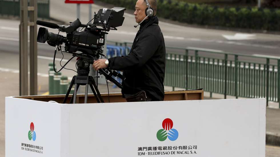 Repórter de imagem da TDM ( Teledifusão de Macau) em Macau, China.17 de dezembro de 2019. JOÃO RELVAS/LUSA