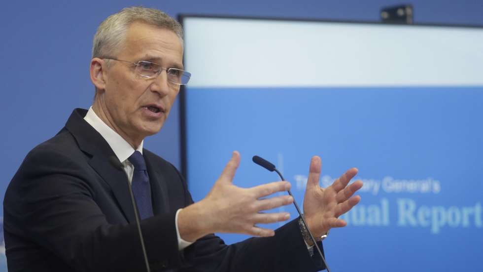 epa09861739 NATO Secretary General Jens Stoltenberg presents the annual report 2021 of the Alliance during a press conference in Brussels, Belgium, 31 March 2022.  EPA/OLIVIER HOSLET