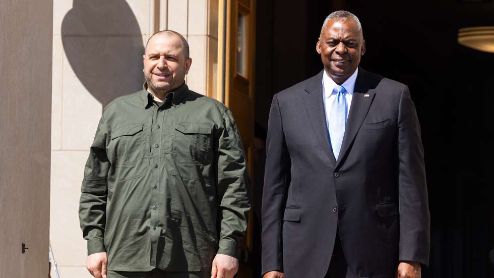 epa11452474 US Secretary of Defense Lloyd Austin (R) welcomes Ukrainian Defense Minister Rustem Umerov (L) to the Pentagon in Arlington, Virginia, USA, 02 July 2024. Umerov's visit comes one week before NATO leaders will descend on DC for a three-say summit.  EPA/JIM LO SCALZO