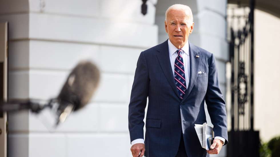 epa11608072 US President Joe Biden prepares to speak briefly to the media before departing the White House for a day trip to Wilmington, then Philadelphia, in Washington, DC, USA, 16 September 2024. Biden spoke about the second attempted assassination of Republican presidential nominee Donald Trump, saying he was glad the former president is okay.  EPA/JIM LO SCALZO / POOL
