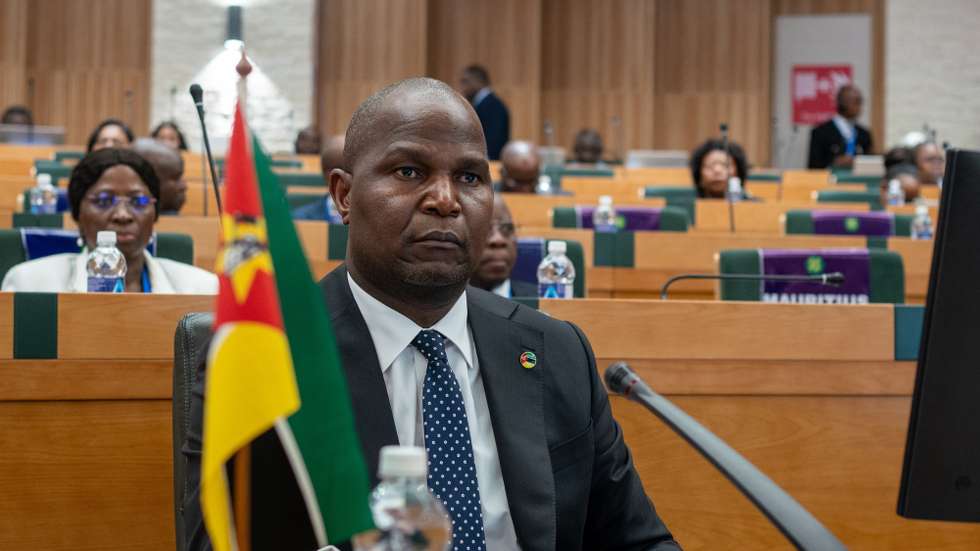 epa11866645 President of Mozambique Daniel Chapo attends the Southern African Development Community (SADC) extraordinary summit at the New Parliament building in Mt Hampden, Harare, Zimbabwe, 31 January 2025. The SADC, a regional economic community of 16 member states, including the Democratic Republic of Congo (DRC), held an extraordinary meeting to address the escalating security and humanitarian crisis in the eastern Democratic Republic Congo.  EPA/MUNASHE CHOKODZA
