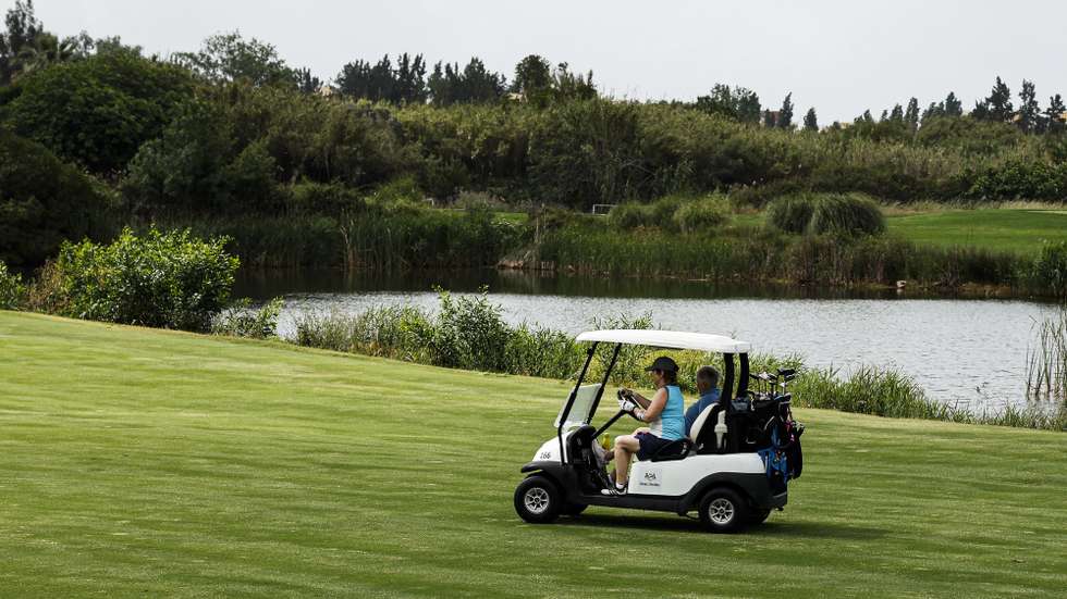 Campos de golfe no Algarve têm sistemas de regra altamente modernos que permitem nas gastar qualquer gota de água que não seja absolutamente necessária, no campo Dom Pedro Millennium golfe course, em Vilamoura, Loulé, 03 de maio de 2023. (ACOMPANHA TEXTO DA LUSA DO DIA 08 DE MAIO DE 2023). LUÍS FORRA/LUSA