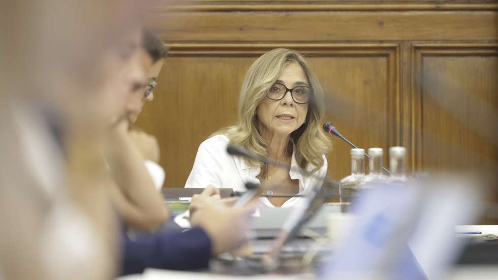 A ministra da Saúde, Ana Paula Martins, intervém durante a sua audição na Comissão de Saúde, na Assembleia da República, em Lisboa, 22 de setembro de 2026. ANTÓNIO PEDRO SANTOS/LUSA