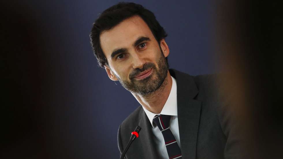 O atual presidente da Comissão Política Concelhia do Porto do PS, Tiago Barbosa Ribeiro, anuncia que vai apresentar a sua candidatura à presidência da Câmara Municipal do Porto, Porto, 14 de junho de 2021. A proposta da sua candidatura à presidência da Câmara do Porto será votada hoje, na reunião da Comissão Política Concelhia, que decorre a partir das 21:30.  JOSÉ COELHO/LUSA