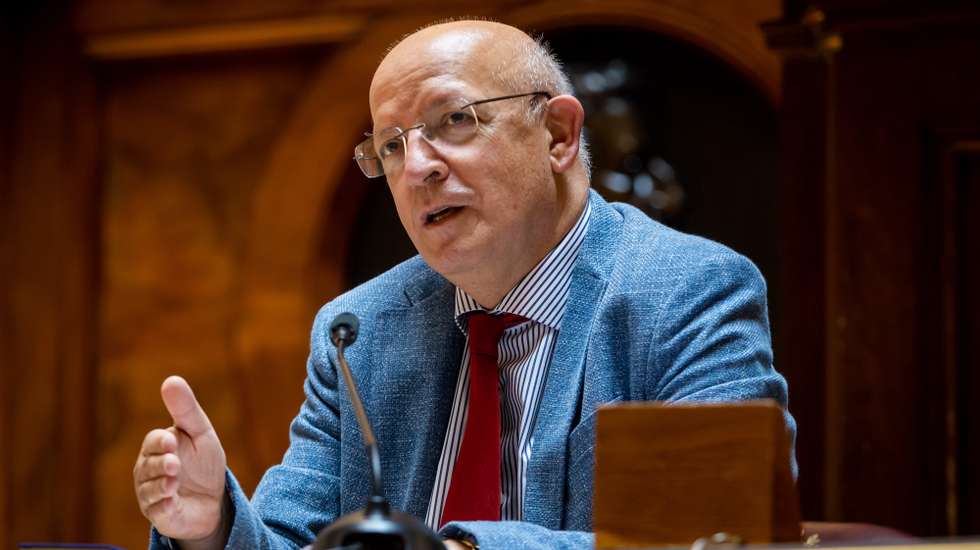 O ministro dos Negócios Estrangeiros, Augusto Santos Silva, usa da palavra durante a sua audição na Comissão de Negócios Estrangeiros e Comunidades Portuguesas, para apreciação da política geral do Ministério, na Assembleia da República, em Lisboa, 23 de julho de 2021. JOSÉ SENA GOULÃO/LUSA
