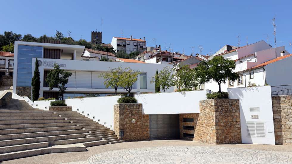 Edifício do Museu Cargaleiro, em Castelo Branco, 28 de setembro de 2017. O Museu Cargaleiro resulta do protocolo realizado entre a Fundação Manuel Cargaleiro e a Câmara Municipal de Castelo Branco, e encontra-se situado na zona histórica da cidade de Castelo Branco. ANTÓNIO JOSÉ/LUSA