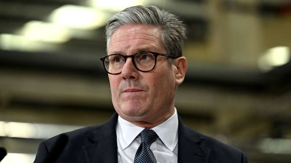 epa11641939 British Prime Minister Keir Starmer speaks during a visit to the Encirc glass factory in Chester, Britain, 04 October 2024. Chancellor of the Exchequer Rachel Reeves hinted at plans that could unlock billions of pounds of investment in the climate transition and other government priorities as she promised to deliver a UK budget showing 'real ambition'.  EPA/ANTHONY DEVLIN / POOL