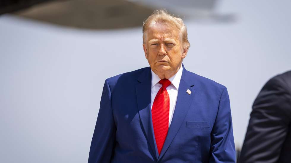 epa13126885 US President Donald Trump attends the dignified transfer of US soldiers killed in the Iran conflict at Dover Air Force Base in Dover, Delaware, USA, 22 July 2026. Four US service members have been killed since the ceasefire between Iran and the US fell apart.  EPA/JIM LO SCALZO