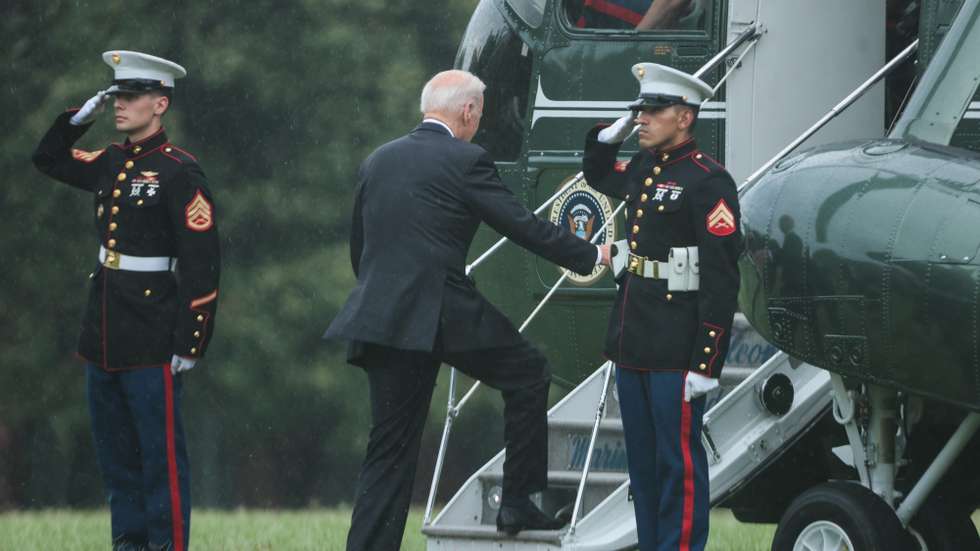 epa09417047 US President Joe Biden walks towards Marine One as he heads back to Camp David after delivering remarks on Afghanistan at the White House in Washington, DC , USA, 16 August 2021.  EPA/Oliver Contreras / POOL