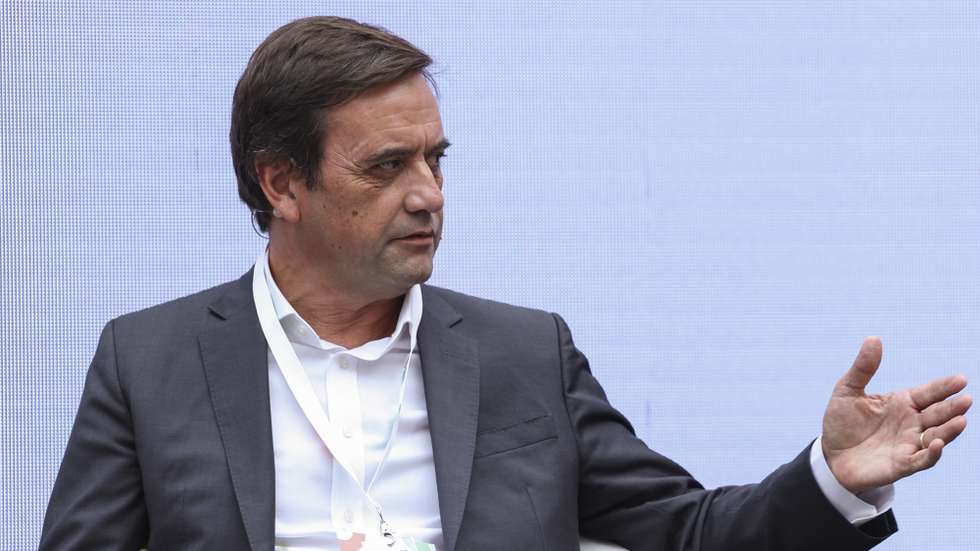 O CEO e presidente do Conselho de Administração da TAP, Luís Rodrigues, intervém no debate Desafios da Aviação e da Ferrovia na próxima década na VII Cimeira do Turismo Português, organizada pela Confederação do Turismo de Portugal (CTP), sob o tema "Turismo é Valor", no dia Mundial do Turismo, Palácio Nacional de Mafra, 27 de setembro de 2024. MIGUEL A. LOPES/LUSA