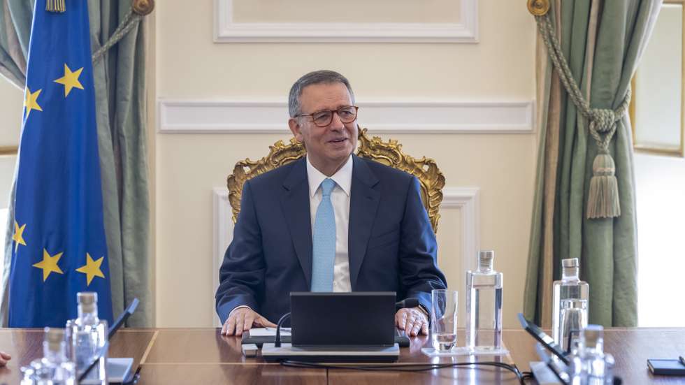 O Presidente da República e Comandante Supremo das Forças Armadas, António José Seguro, durante uma audiência com o Chefe do Estado-Maior-General das Forças Armadas, General João Cartaxo Alves, o Chefe do Estado-Maior do Exército, General Eduardo Mendes Ferrão, o Chefe do Estado-Maior da Armada, Almirante Jorge Nobre de Sousa e o Chefe do Estado Maior da Força Aérea, General Sérgio Costa Pereira, no Palácio de Belém, 13 de março de 2026. JOSÉ SENA GOULÃO/LUSA