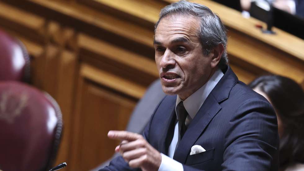 O deputado do PS, Carlos Pereira, durante o debate na especialidade do Orçamento do Estado para 2026, na Assembleia da República em Lisboa, 24 de novembro de 2025. ANTÓNIO COTRIM/LUSA