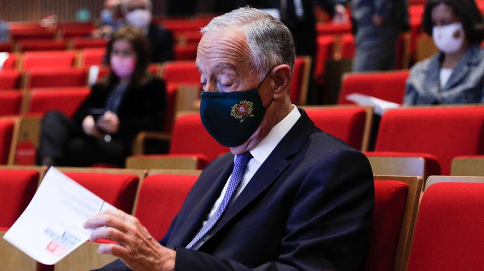O Presidente da República, Marcelo Rebelo de Sousa, momentos antes do início da XII Sessão de apresentação sobre a “Situação Epidemiológica da COVID-19 em Portugal”, no Infarmed, em Lisboa, 19 de novembro de 2020. O país está em estado de emergência desde 09 de novembro e até 23 de novembro, período durante o qual há recolher obrigatório nos concelhos de risco de contágio mais elevado e municípios vizinhos. ANTÓNIO COTRIM/LUSA