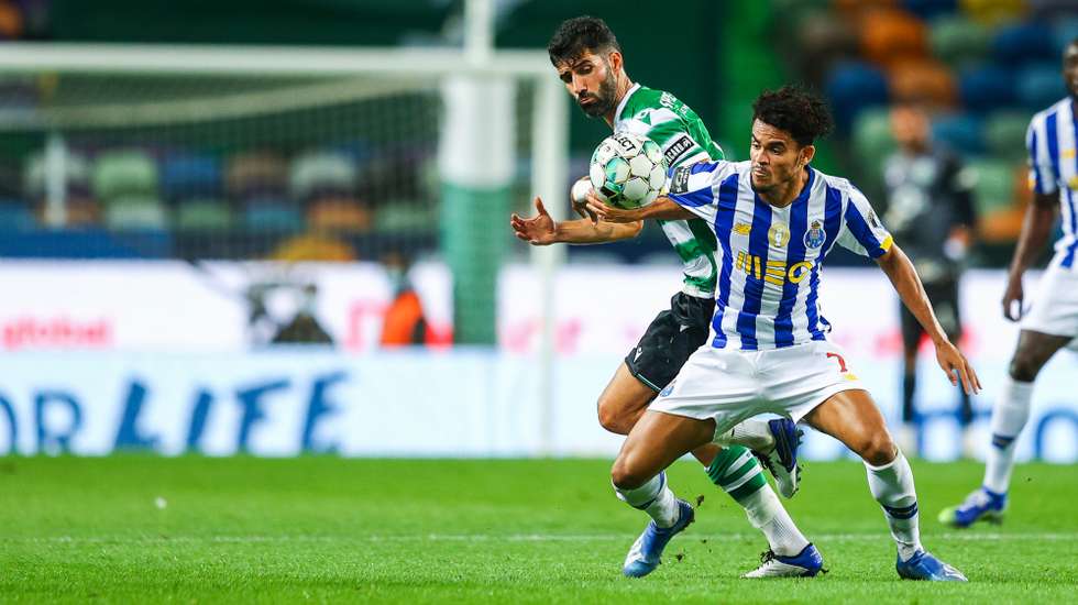 Luís Neto e Luis Díaz seriam, em condições normais, titulares na meia-final da Taça da Liga mas estão ambos infetados com Covid-19 e em isolamento