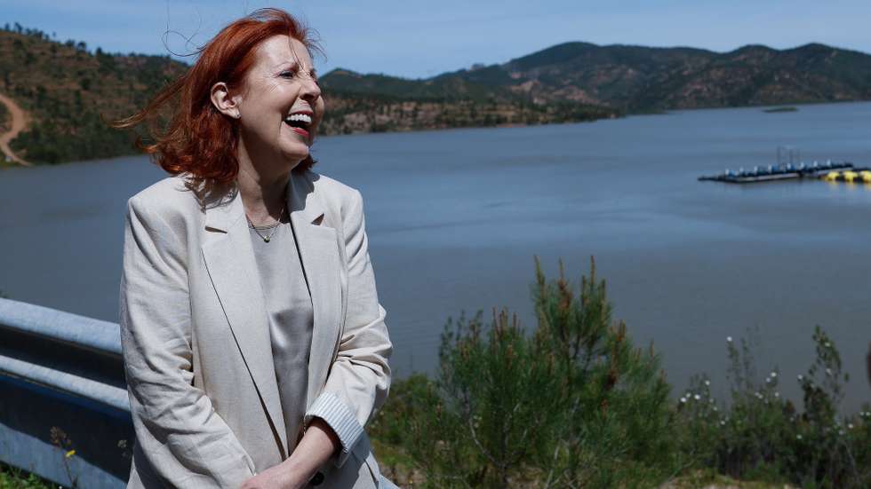 A ministra do Ambiente e Energia, Maria de Graça Carvalho, durante a inauguração do investimento da captação do volume morto da barragem de Odelouca em Monchique, 8 de abril de 2025. LUÍS FORRA/LUSA