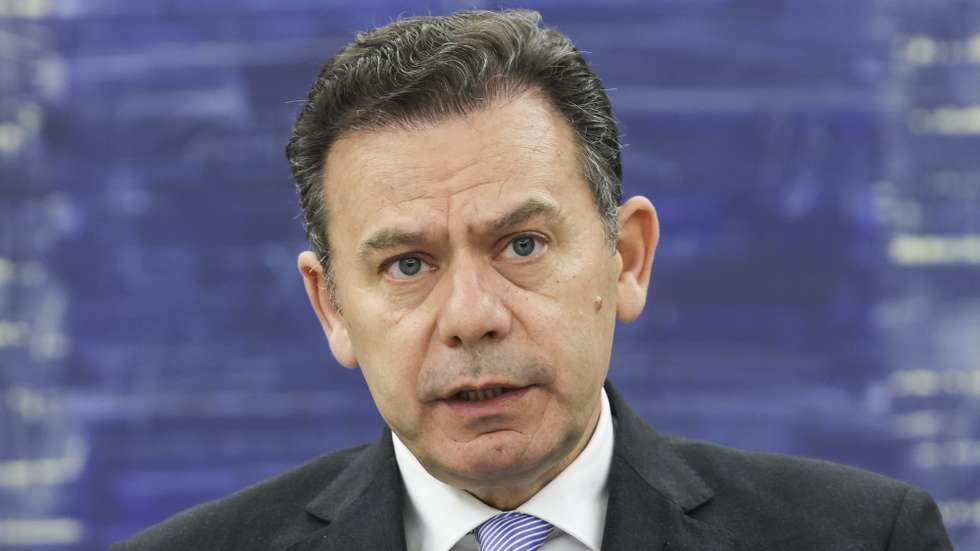 O primeiro-ministro Luís Montenegro intervém na conferência de imprensa após reunião do Conselho de Ministros, Palácio de São Bento, Lisboa, 27 de março de 2026. MIGUEL A. LOPES/LUSA