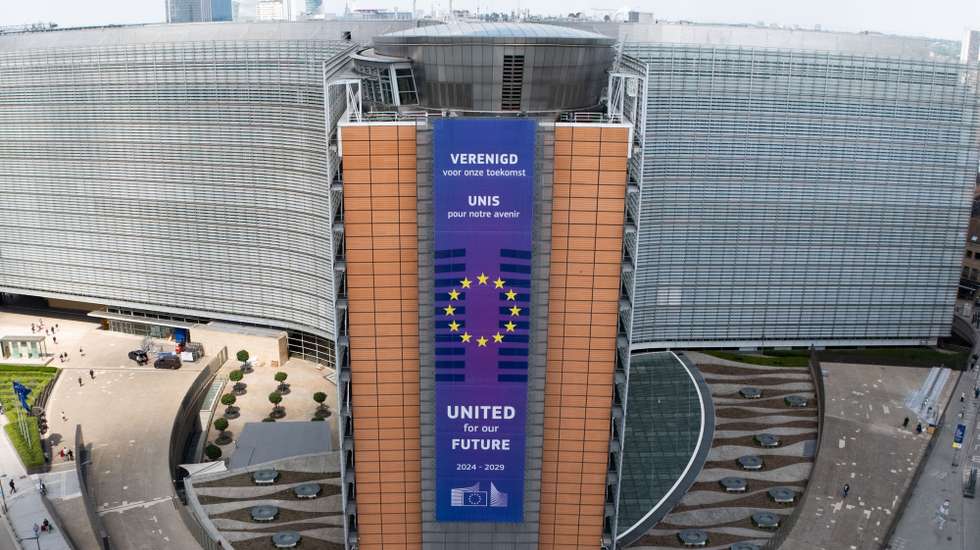 epa12116329 A picture taken with a drone of the European Commission Headquarters, the Berlaymont building, as the commission presents the Spring 2025 Economic Forecast in Brussels, Belgium, 19 May 2025. The Commission's Spring 2025 Economic Forecast projects real GDP to grow by 1.1 percent in 2025 in the EU and 0.9 percent in the euro area, broadly the same rates recorded in 2024. In 2026, growth is expected to accelerate to 1.5 percent in the EU and 1.4 percent in the euro area.  EPA/OLIVIER HOSLET