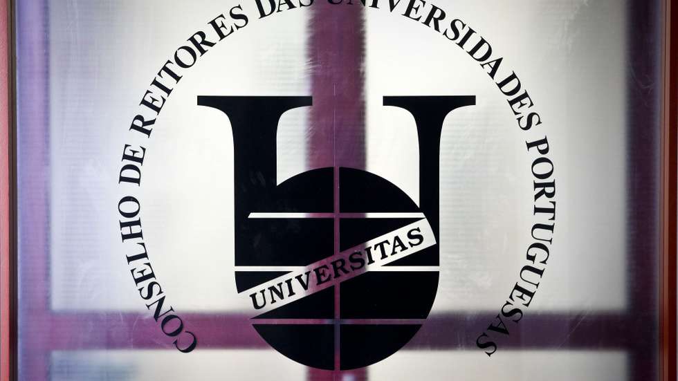 O CRUP critica ainda a generalização das designações, que agora se dividem entre "universidades" e "universidades politécnicas"