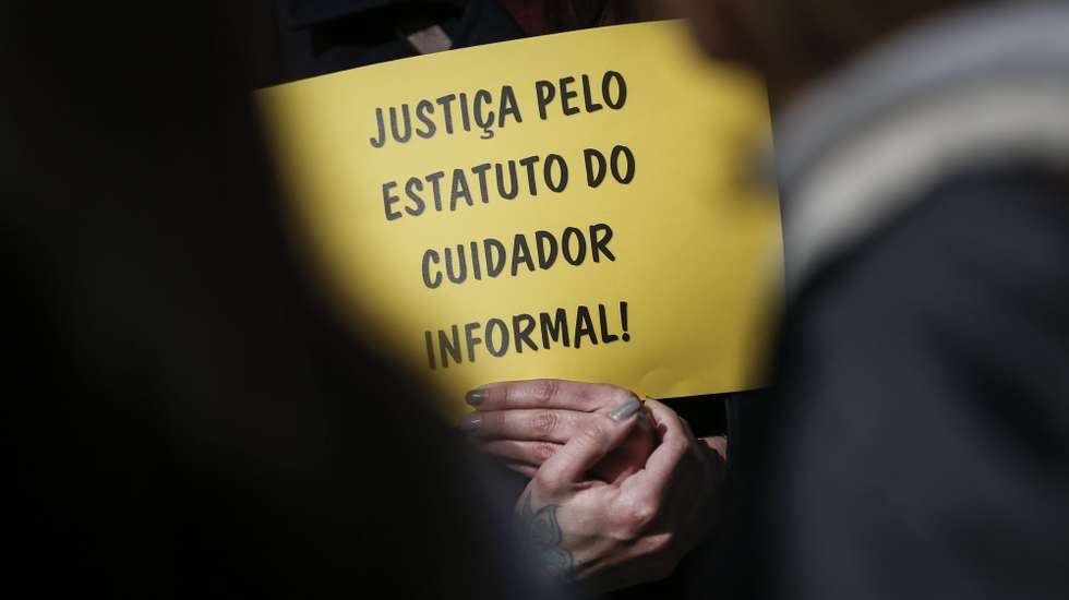 De acordo com a ANCI, estima-se a existência de cerca de 1,4 milhões de cuidadores informais em Portugal