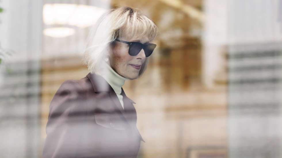epa10617561 E. Jean Carroll arrives to a federal court house as the jury is expected to begin deliberations in the sexual assault and defamation civil lawsuit Carroll has brought against former president Donald J. Trump in New York, New York, USA, 09 May 2023. Carroll alleges that Trump raped her in the dressing room of a New York department store in the 1990s.  EPA/JUSTIN LANE