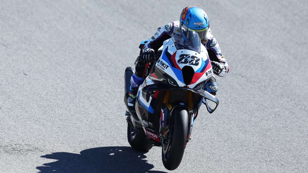 epa12858560 Portuguese rider Miguel Oliveira of ROKiT BMW Motorrad WorldSBK Team in action during the Superpole race of the Portuguese Round for the 2026 FIM Superbike World Championship at Algarve International Circuit in Portimao, Portugal, 29 March 2026.  EPA/NUNO VEIGA