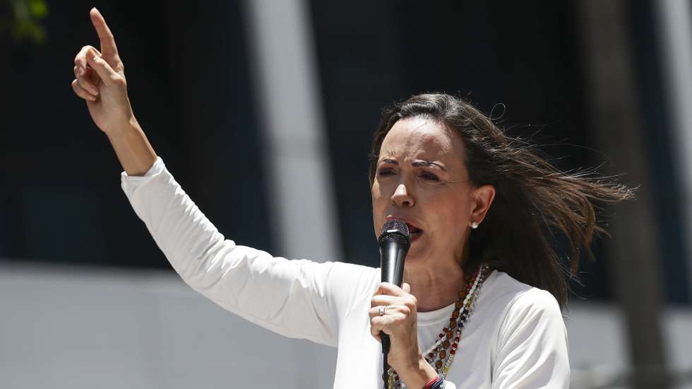 epa12444135 (FILE)  Maria Corina Machado gives a speech to supporters at a rally in Caracas, Venezuela, 28 August 2024 (reissued 10 October 2025). The Norwegian Nobel Committee has announced at the Norwegian Nobel Institute in Oslo, Norway, 10 October 2025, to award the Nobel Peace Prize for 2025 to Venezuelan opposition leader Maria Corina Machado.  EPA/RONALD PENA R.