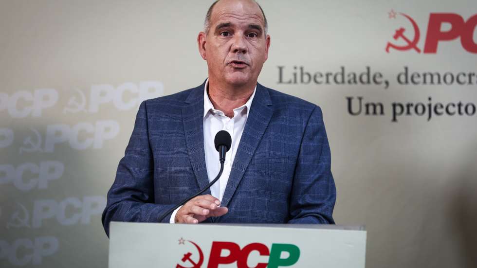 O secretário-geral do Partido Comunista Português (PCP), Paulo Raimundo, discursa durante uma conferência de imprensa para apresentar as principais conclusões da reunião do Comité Central, na sede do Partido, em Lisboa, 28 de junho de 2026. RODRIGO ANTUNES/LUSA