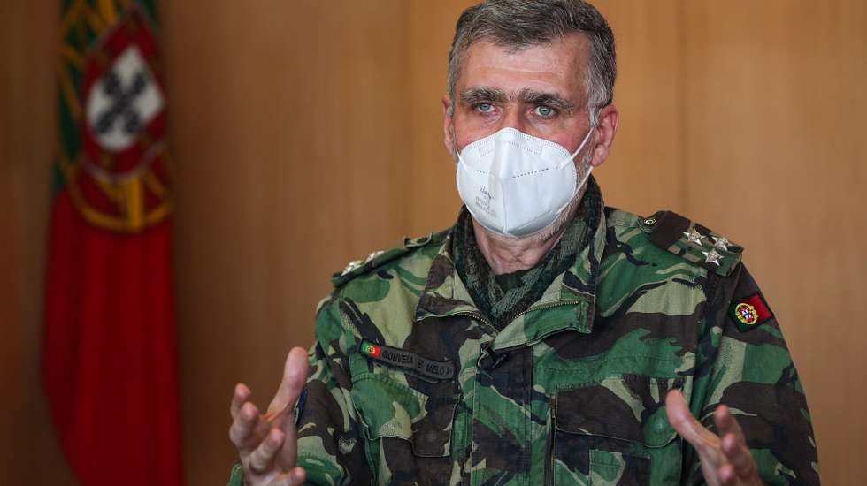 O vice-almirante Gouveia e Melo, coordenador da "task force" de vacinação contra a covid-19, durante uma entrevista à Lusa, em Oeiras, 16 de março de 2021. (ACOMPANHA TEXTO DO DIA 18 DE MARÇO DE 2021) MÁRIO CRUZ/LUSA
