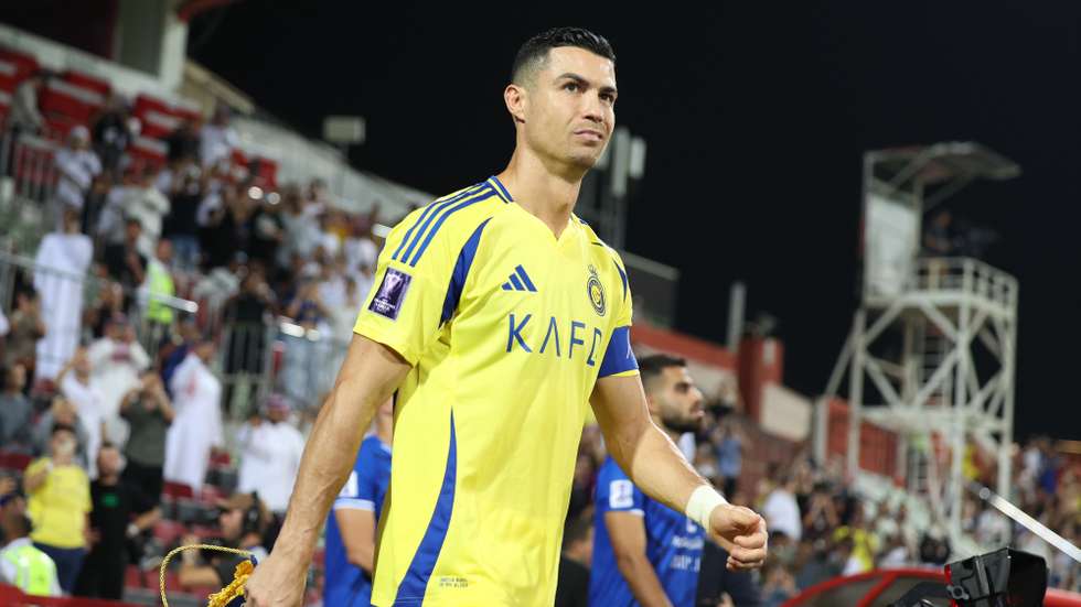 epa11675283 Cristiano Ronaldo of Al-Nassr enters the pitch for the AFC Champions League soccer match between Esteghlal FC and Al Nassr FC in Dubai, United Arab Emirates, 22 October 2024.  EPA/ALI HAIDER