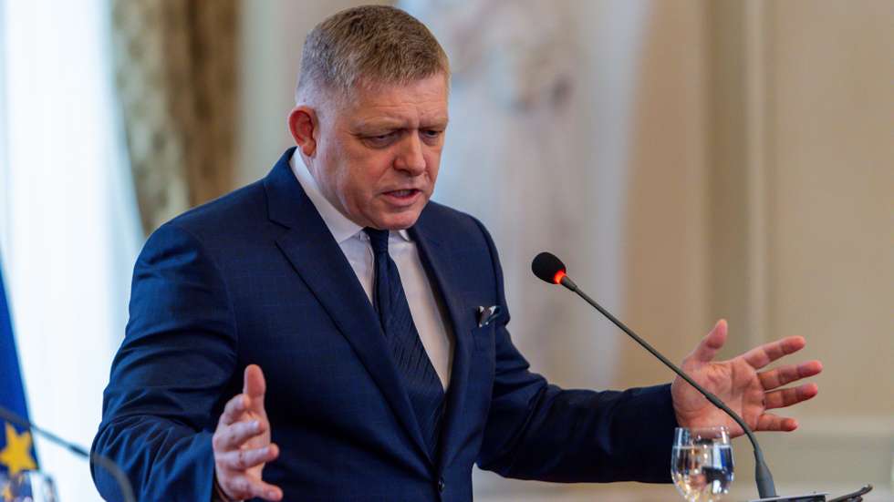 epa12742867 Slovak Prime Minister Robert Fico attends a joint press conference with US Secretary of State Rubio following a meeting in Bratislava, Slovakia, 15 February 2026.  EPA/DOMINIKA KORTVELYESIOVA