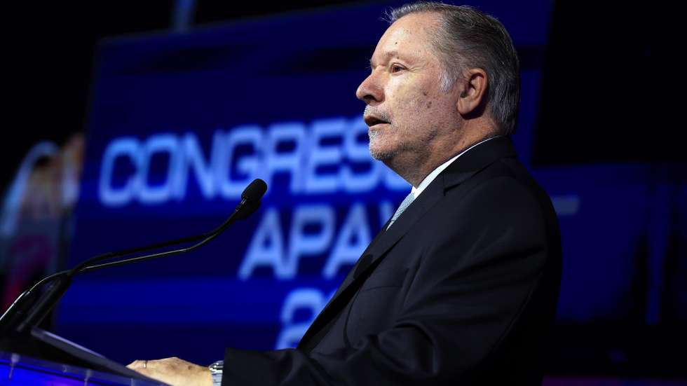 Pedro Costa Ferreira, presidente da APAVT, discursa durante o congresso da APAVT – Associação Portuguesa das Agências de Viagens e Turismo, na Alfândega do Porto, 26 de Novembro 2023. ESTELA SILVA/LUSA