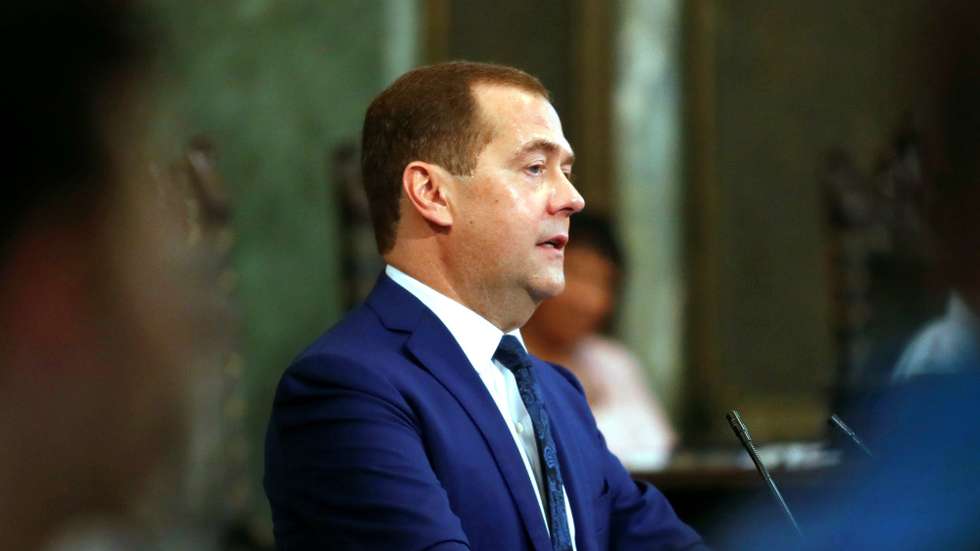epa07895736 Russian Prime Minister Dmitri Medvedev delivers a speech during the ceremony where he has been invested with the title of Doctor Honoris Causa in Political Science, in Havana, Cuba, 04 October 2019. Medvedev is on his second day of an official visit to the island.  EPA/YANDER ZAMORA