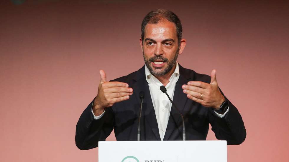 O ministro do Ambiente e da Ação Climática, Duarte Cordeiro, discursa no encerramento do Encontro Anual BUPi 2023, Batalha, 26 de abril de 2023. O evento “Mapear o Futuro - Conhecer. Valorizar. Inovar”, tem por objetivo debater como se ultrapassa o desafio de transformar o conhecimento do território. PAULO CUNHA/LUSA