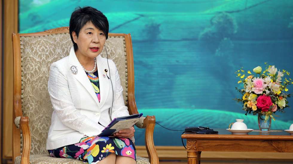 epa10911059 Japanese Minister of Foreign Affairs Yoko Kamikawa speaks to the Vietnamese prime minister (not pictured) at the Government Office in Hanoi, Vietnam, 10 October 2023. Kamikawa is on an official visit to Vietnam from 10 to 11 October 2023.  EPA/LUONG THAI LINH