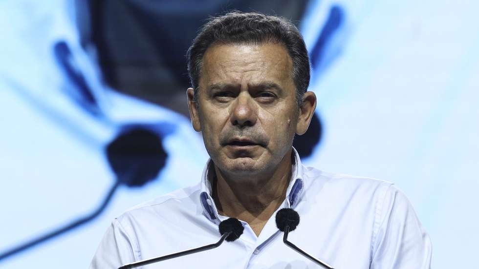 O presidente do PSD, Luís Montenegro intervém na festa do pontal do PSD, que marca a rentrée política do partido, esta tarde em Quarteira, 14 de Agosto de 2025.  MIGUEL A. LOPES/LUSA