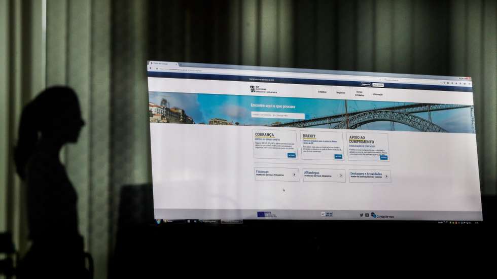 Pais podem usar as despesas relacionadas com a educação e saúde dos filhos para abater ao imposto