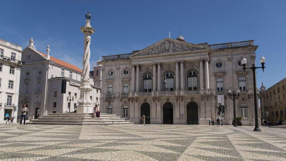 Houve trabalhos preparatórios em julho e agosto, e agora é possível adiantar &quot;com maior grau de segurança&quot; quando é que se iniciam as obras, prevendo-se que em Campolide se iniciem em setembro