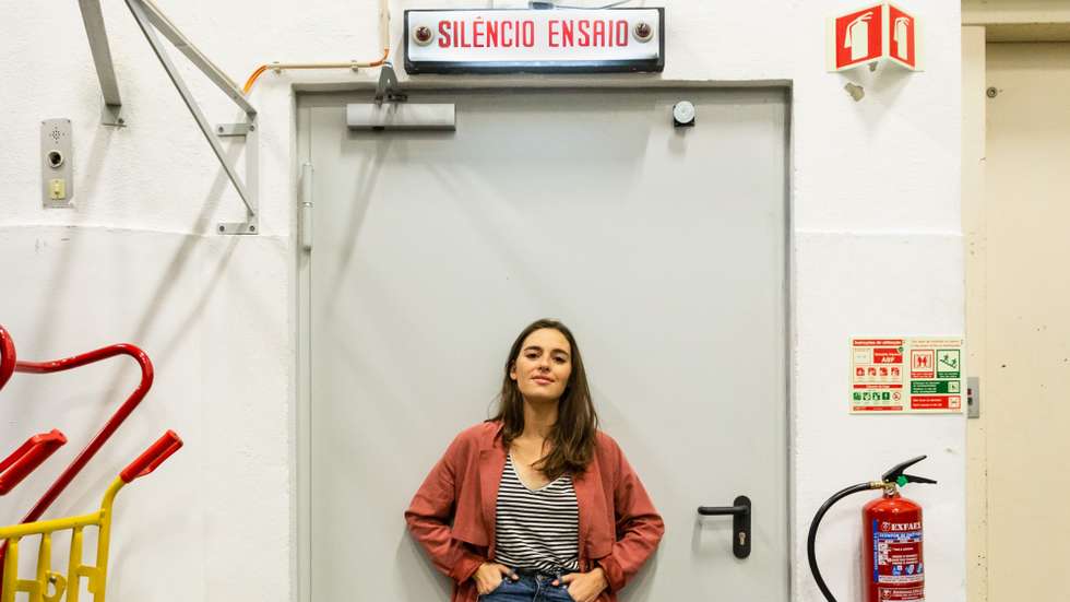 Aos 30 anos, Sara Barros Leitão é uma das artistas mais elogiadas da sua geração