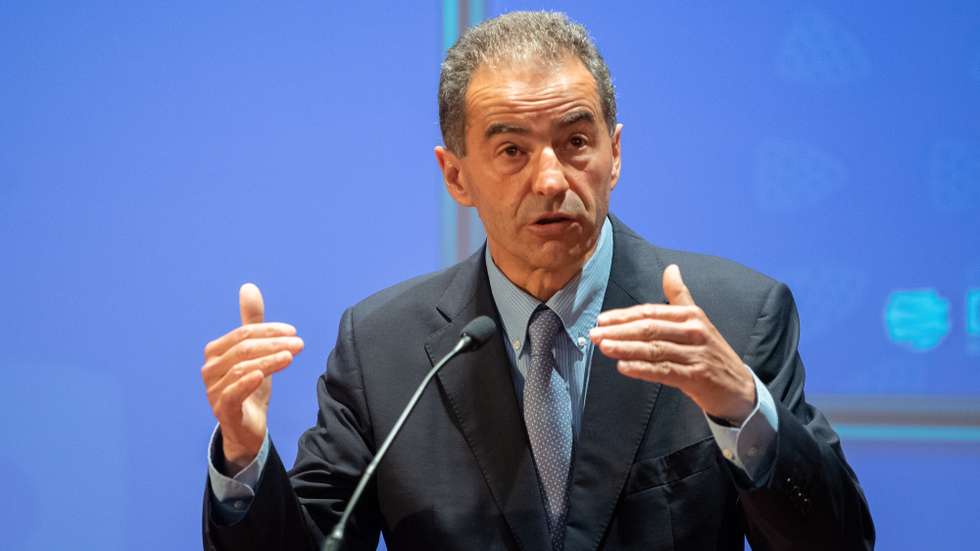 O ministro da Ciência, Tecnologia e Ensino Superior, Manuel Heitor, intervém na sessão de apresentação pública da aplicação portuguesa de rastreio digital da covid-19 'Stayaway covid', que decorreu nas instalações do Instituto Superior de Engenharia do Porto (ISEP), no Porto, 01 de setembro de 2020. RUI MANUEL FARINHA/LUSA