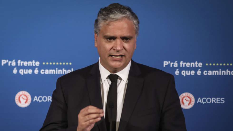 O presidente do PS/Açores e candidato às eleições legislativas da Região Autónoma dos Açores, Vasco Cordeiro, reage após a divulgação dos resultados nas eleições, em Ponta Delgada, Ilha de São Miguel, Açores, 26 de outubro de 2020. O PS perdeu hoje a maioria absoluta nas eleições regionais dos Açores, só tendo conseguido eleger 25 deputados do total de 57 parlamentares da Assembleia Legislativa Regional. ANDRÉ KOSTERS/LUSA