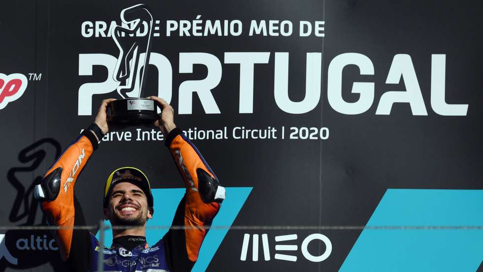 Miguel Oliveira não demorou a receber mensagens de parabéns dos mais variado quadrantes da sociedade, incluindo dos três "grandes"