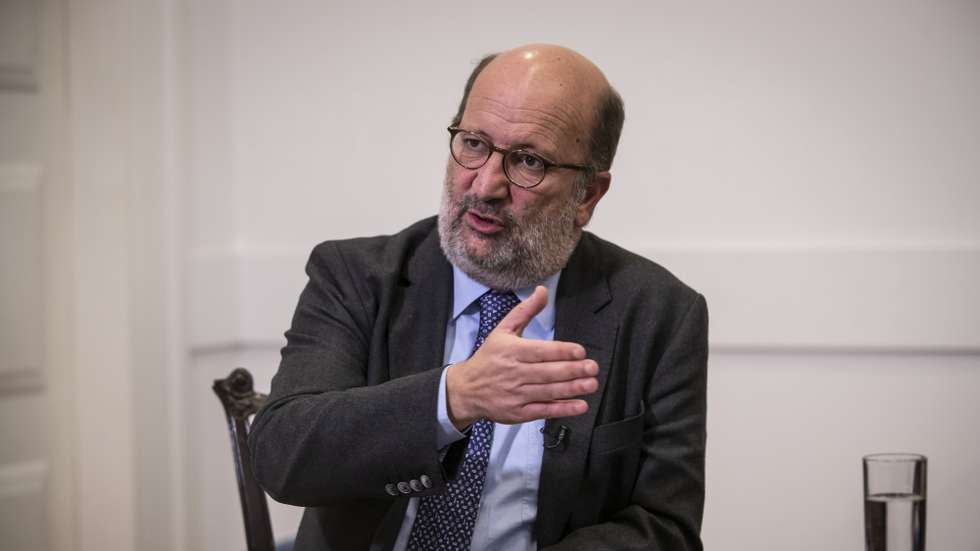 O ministro do Ambiente, João Pedro Matos Fernandes, em entrevista à Agência Lusa sobre os cinco anos do Acordo de Paris para o Clima, no Ministério do Ambiente, em Lisboa, 25 de novembro de 2020. (ACOMPANHA TEXTO DE 5/12/2020) JOSÉ SENA GOULÃO/LUSA